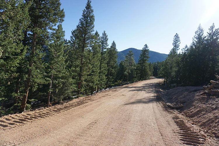 house with acreage in Estes Park, Colorado
